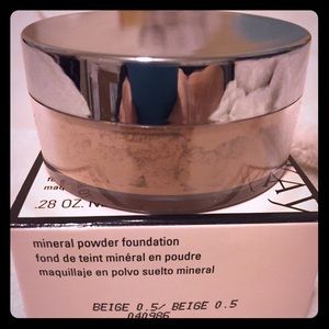 Mary Kay Mineral Powder Foundation - Beige 0.5